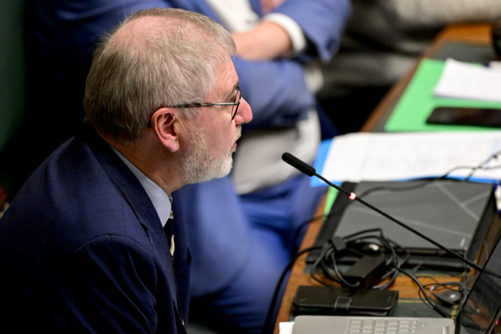 Budget debate: Question asked in German sparks tensions in Belgian Parliament