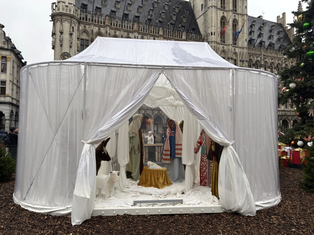 Head of baby Jesus stolen from Grand Place nativity scene