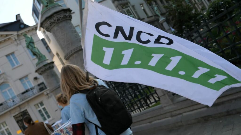 Russian oligarchs defy European sanctions