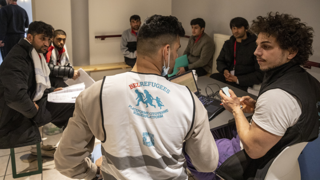 Tents and sleeping bags 'will pop up like mushrooms' in Brussels after reception cuts