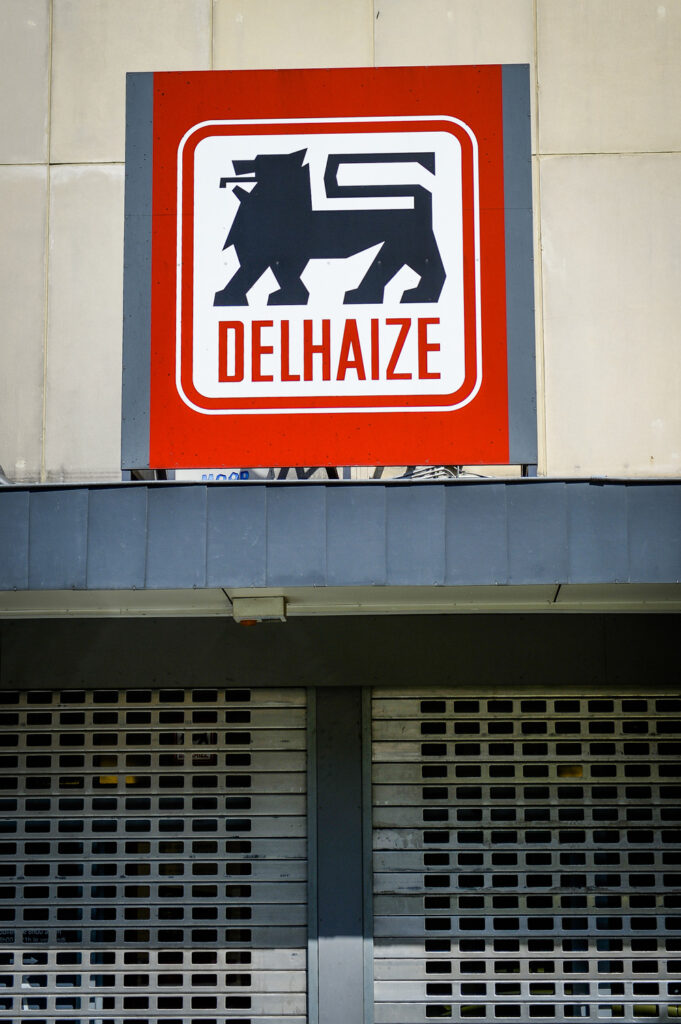 Two Brussels residents convicted of setting fire to Delhaize store in Antwerp
