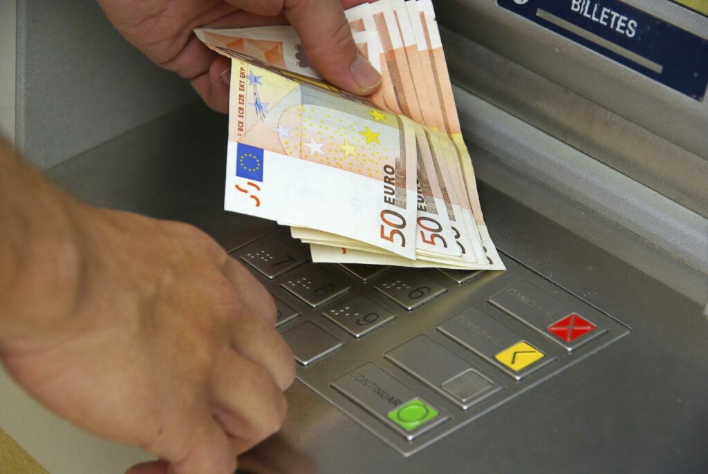 Need cash? Belgium set to make it easier to withdraw money in shops