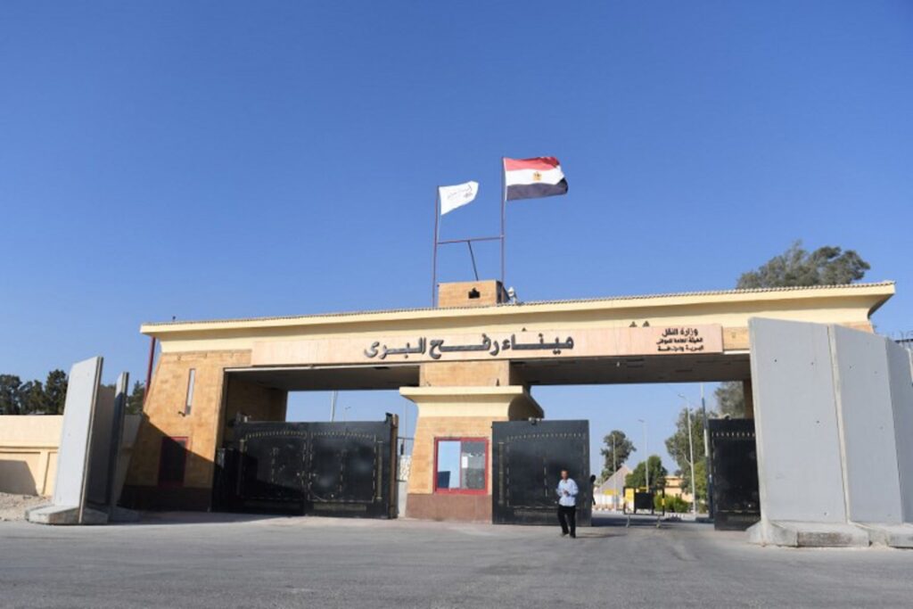 Israel announces that Gaza residents can leave via Egypt