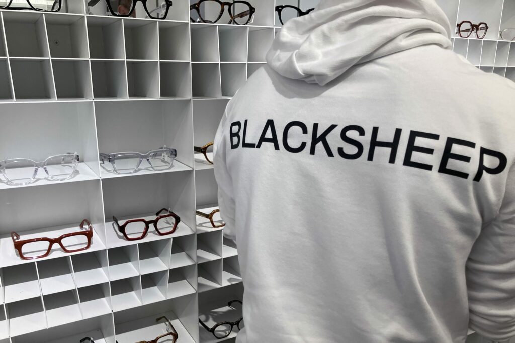 Consumers warned as cheap eyewear boutique opens Brussels pop-up