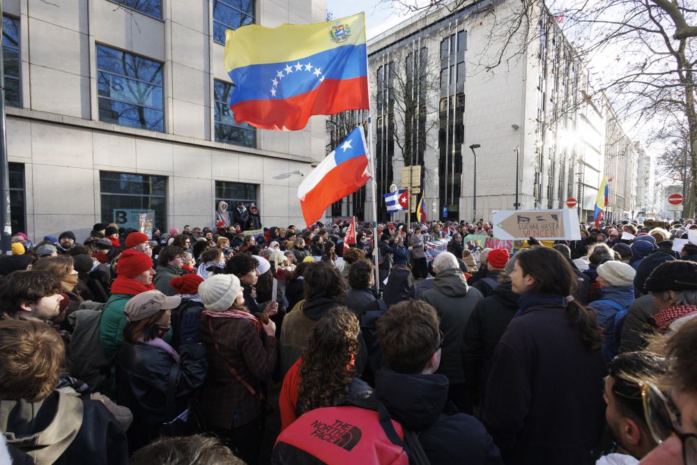 EU urges end to Venezuela tensions, questions Maduro's legitimacy