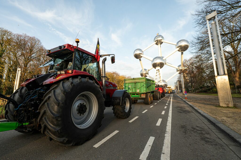 Farmers leave Belgium by tractor to protest against Mercosur in Strasbourg