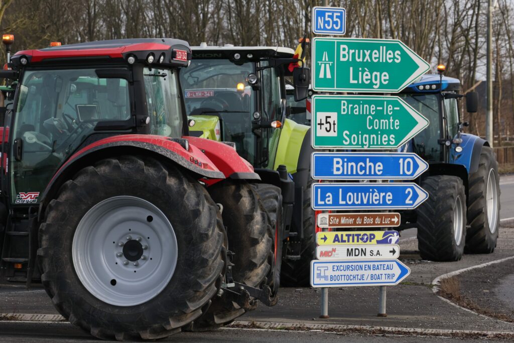 Farmers launch new protest at Brussels Airport on Thursday night