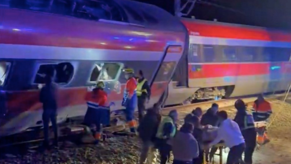 Spain: At least 39 dead following high-speed train collision