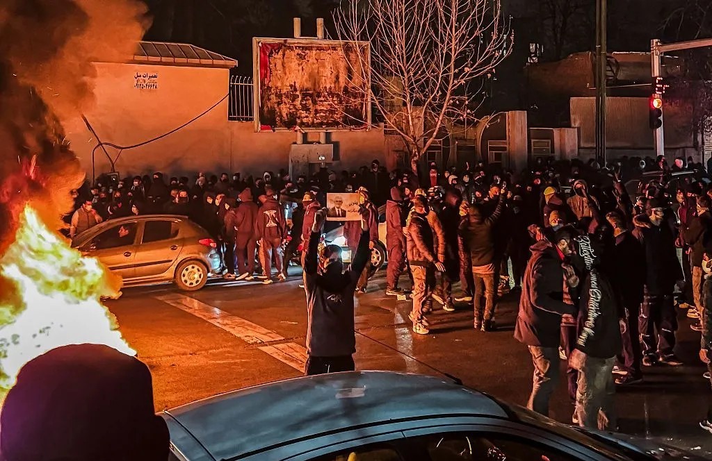 EU plans to impose sanctions against Iran amid threats of US strike