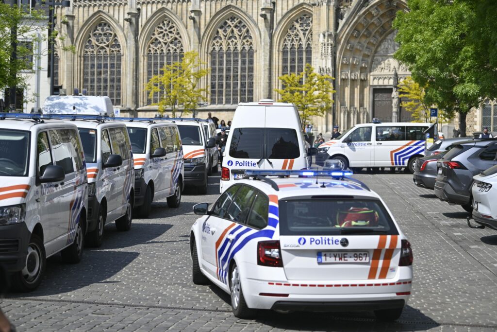 Serving Belgian police officer spared prison for cocaine use