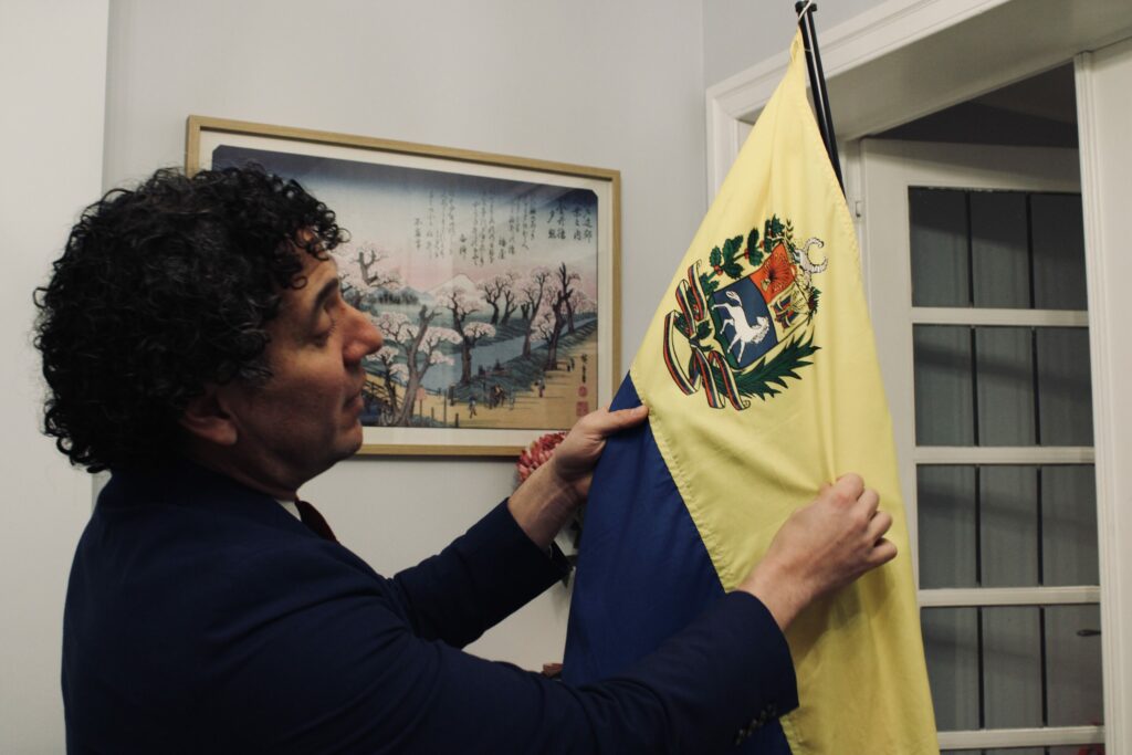 'Venezuela is treated like a cake and everyone wants a piece of it'