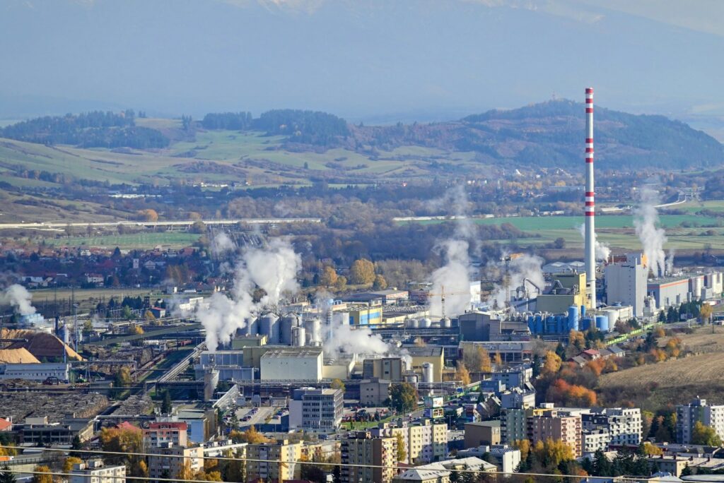 EU banks hold 62% of loans in climate-impactive sectors, says watchdog