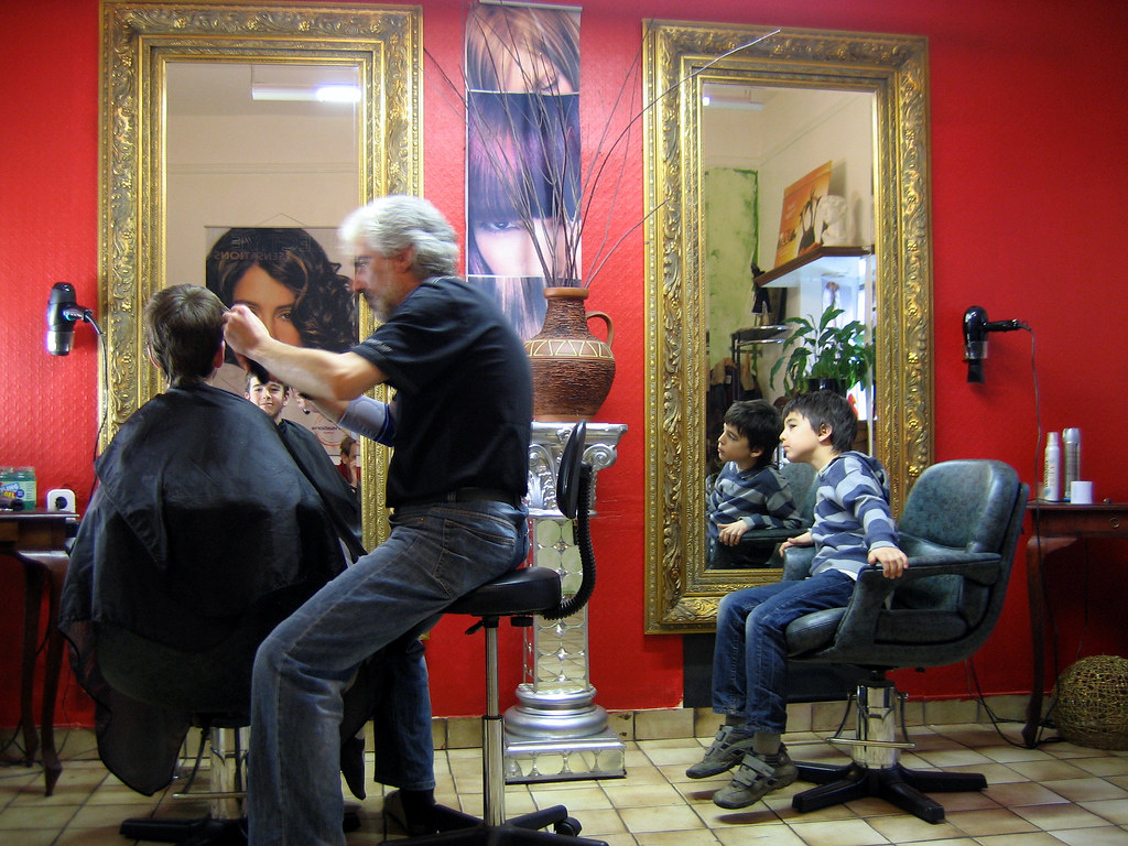 EU investigates hairdressing chemicals, standards after safety push