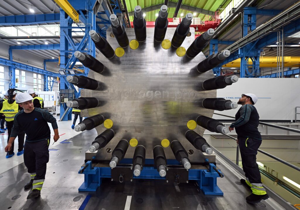 Nearly 100 jobs threatened at US hydrogen factory in Flanders