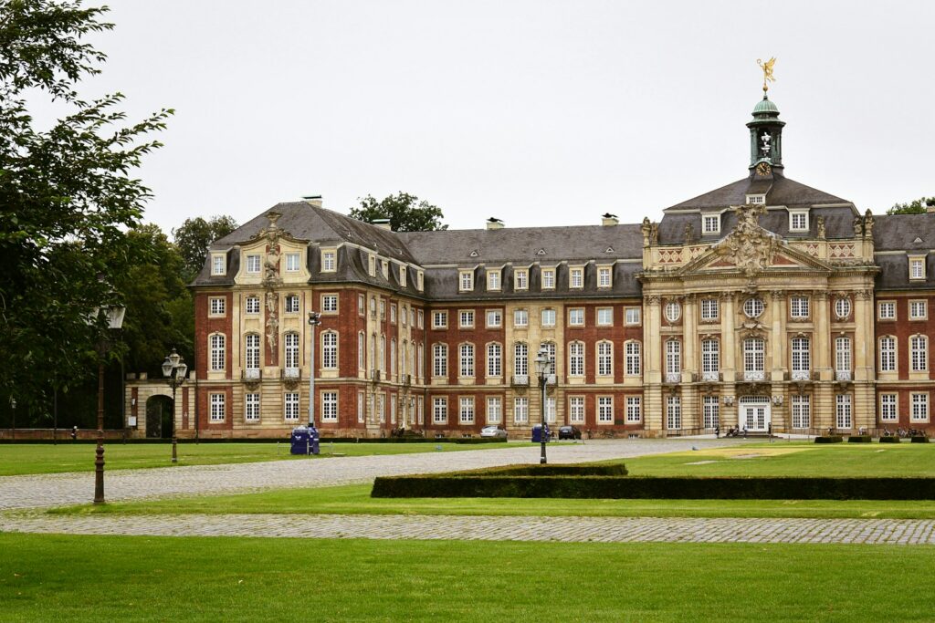 New EU mapping reveals stark gaps in access to healthcare and schools