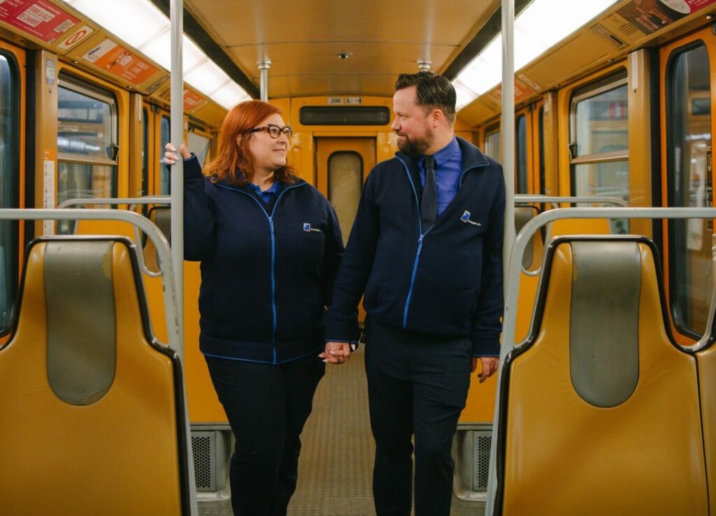 Saying 'I do' on Metro line 2