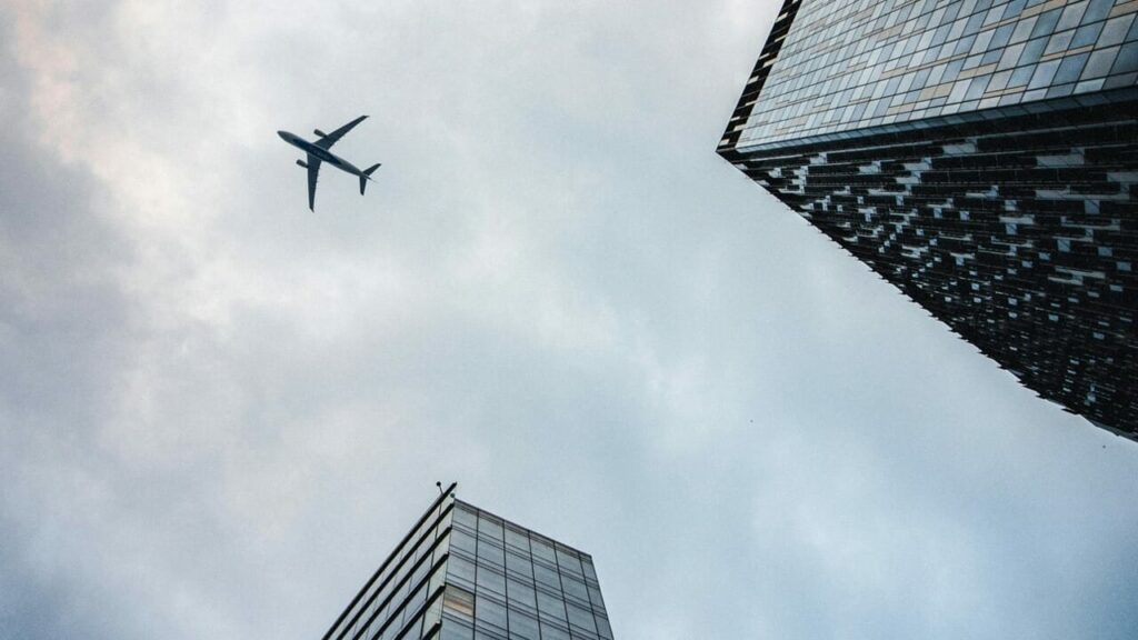 Aircraft noise pollution: Schaerbeek to take legal action against Belgian State