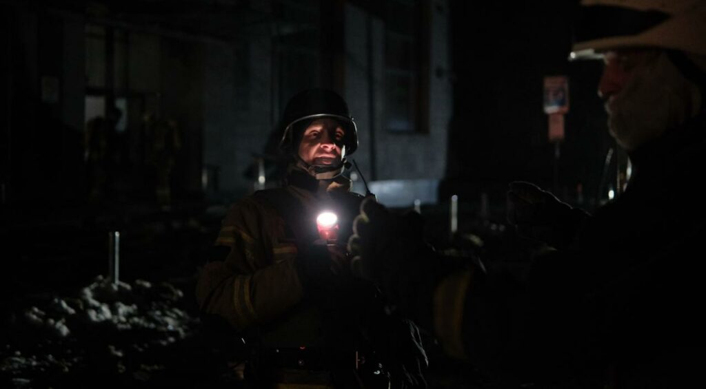 Over 1000 residential buildings in Kyiv left with no heat after Russian attack