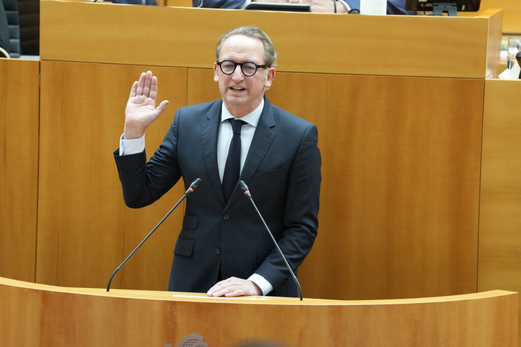 Brussels ministers elected by new Parliament