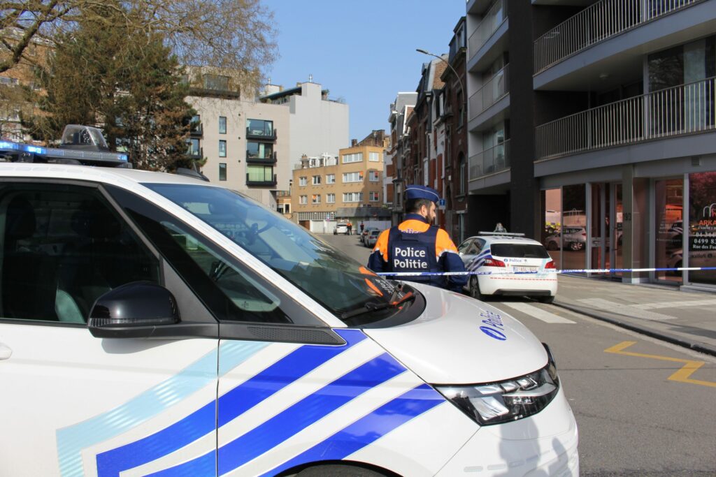 Motorcyclist dies after collision with car in Namur province