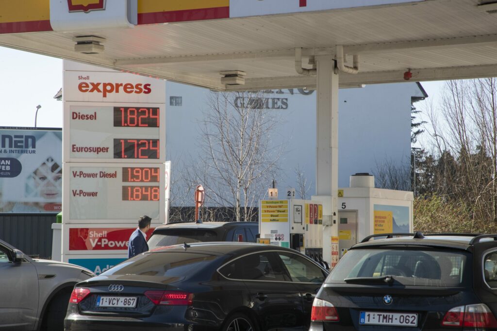 Fuel tourism: Dutch drivers warned over stockpiling petrol in Belgium amid energy crisis