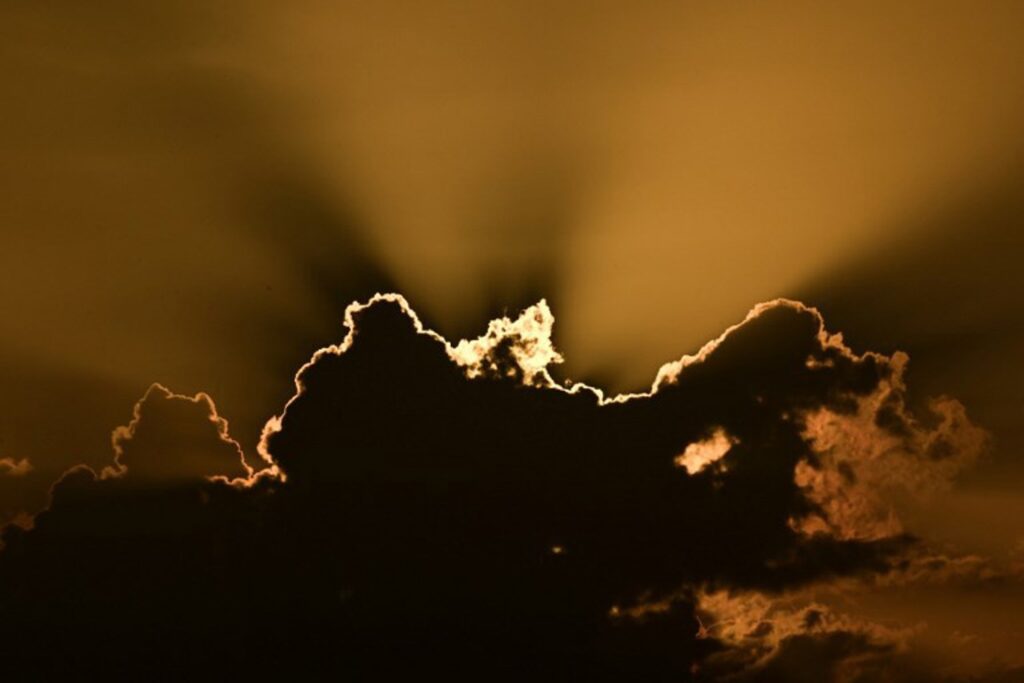 Melting pot of gloom, sun and showers