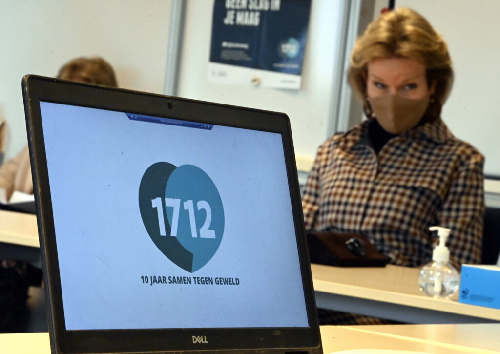 The 1712 hotline tops the 10,000-call mark