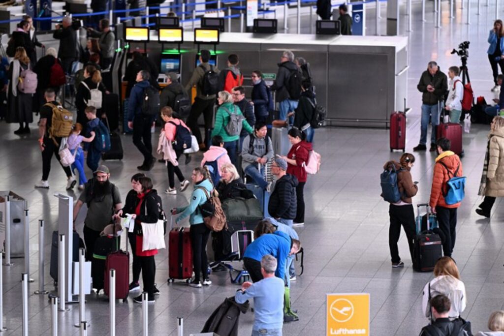 Over six million travellers affected by the latest Persian Gulf war