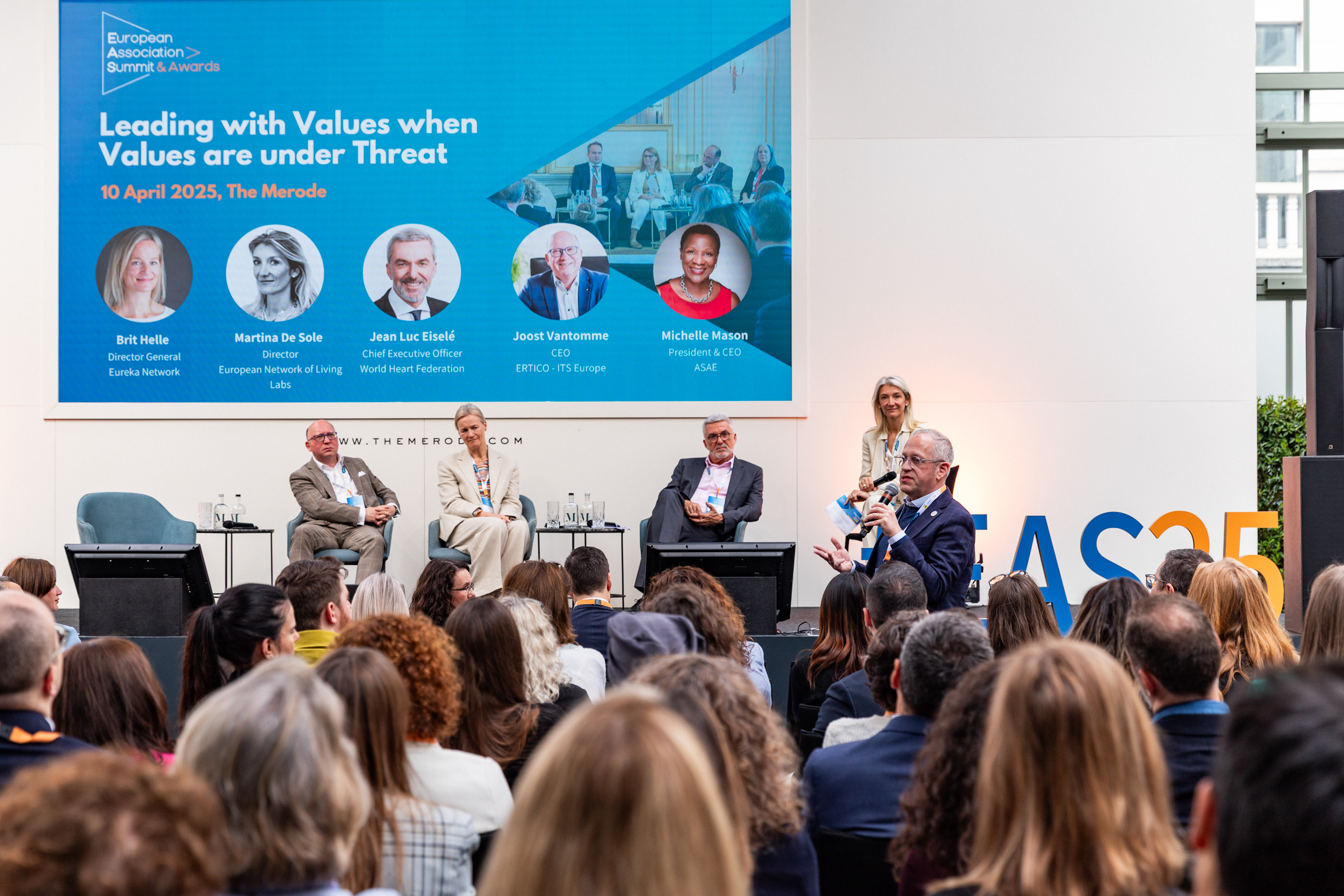 Who leads the leaders? Inside the European Association Summit