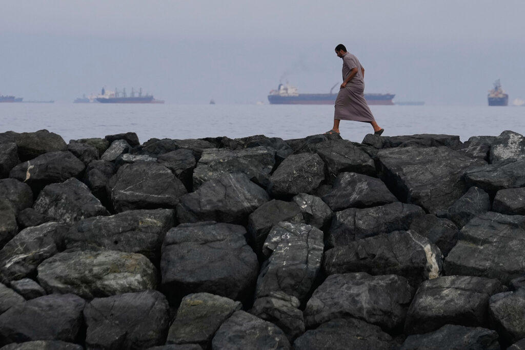 Millions of oil barrels pass through Strait of Hormuz despite attempted blockage