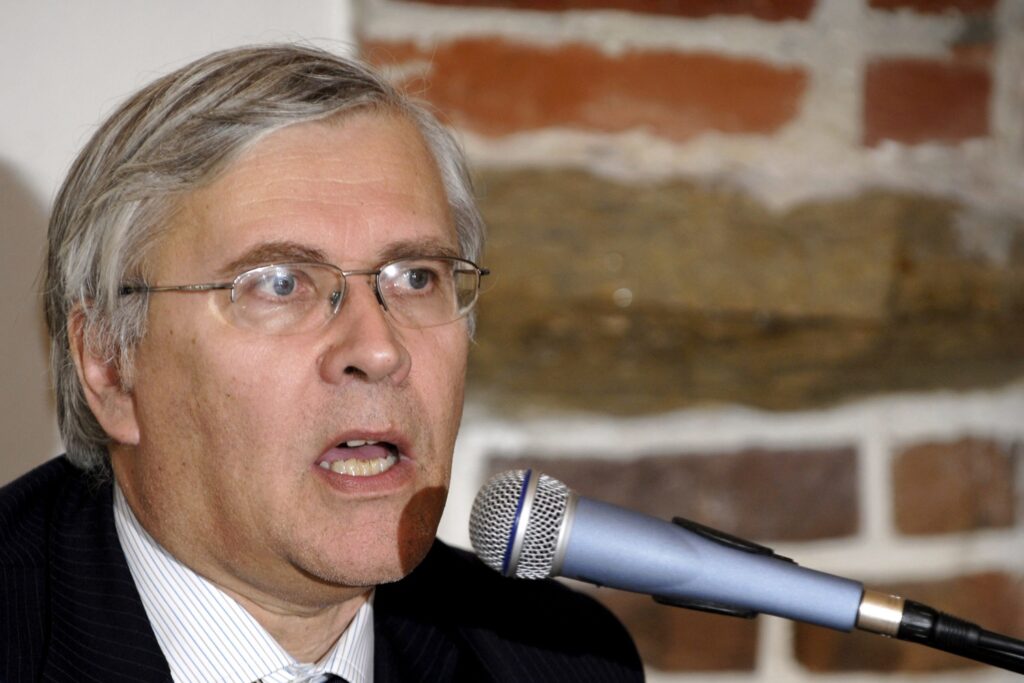 Former political expert Luc Van der Kelen dies at 77