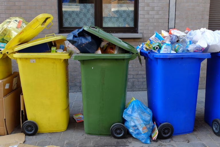 Why can't all Brussels residents put their rubbish in big plastic bins?