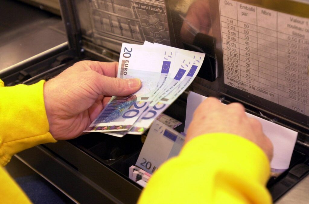 Employers' organisation calls for wage indexation freeze amid energy crisis