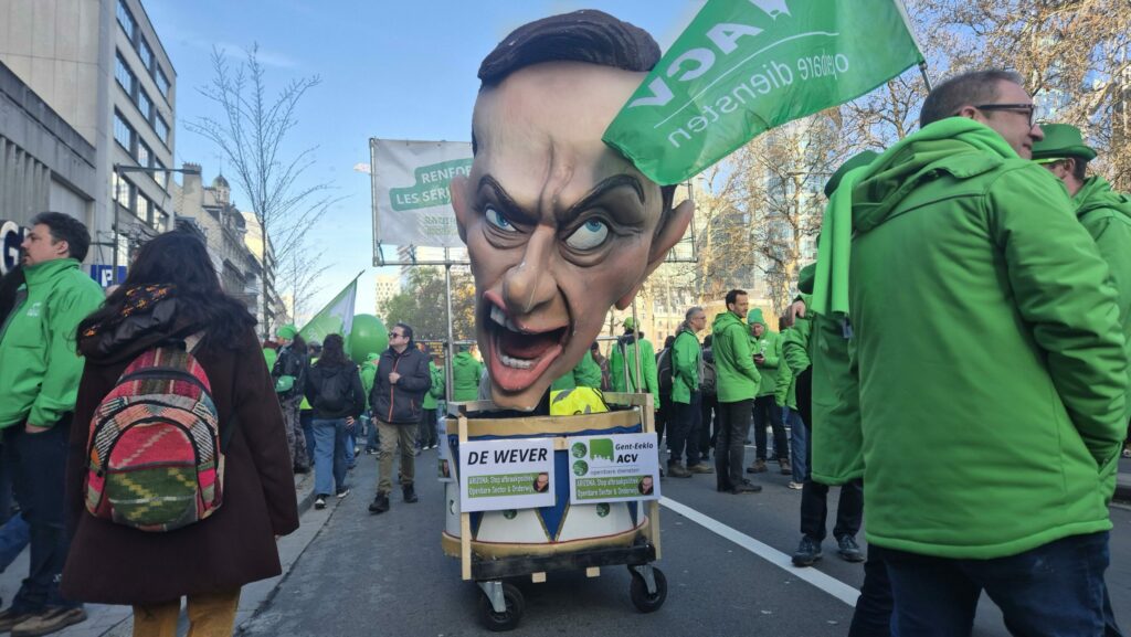 More unemployed people in Flanders but 10% fewer job openings