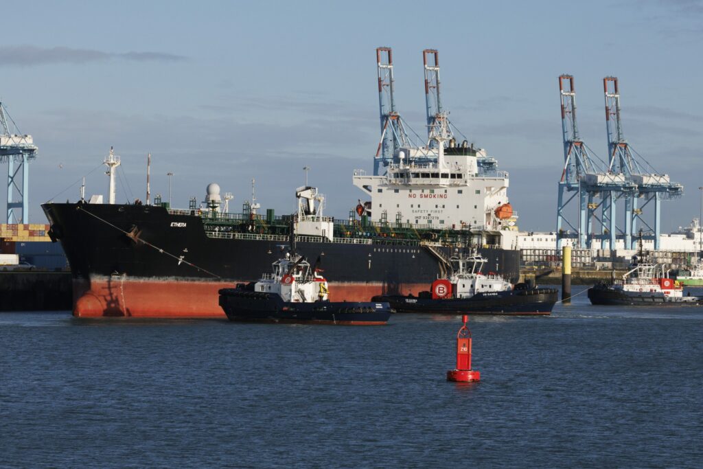 Russian tanker on its way to Cuba with over 700,000 barrels of oil