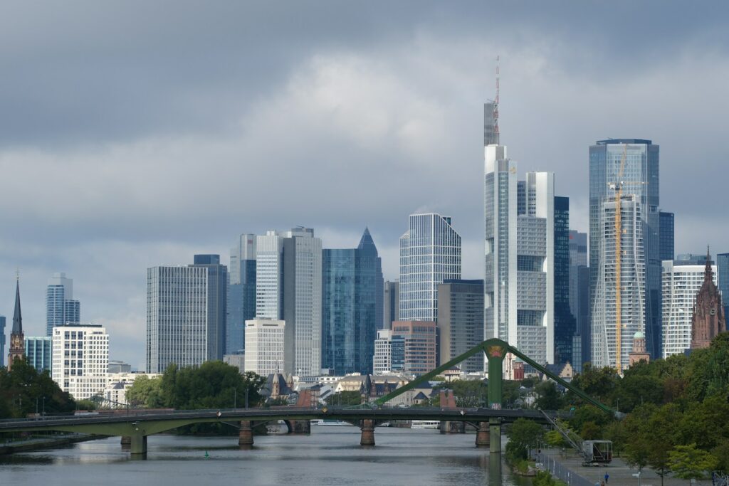 EU sets capital rules for non-EU banks to manage branch risks