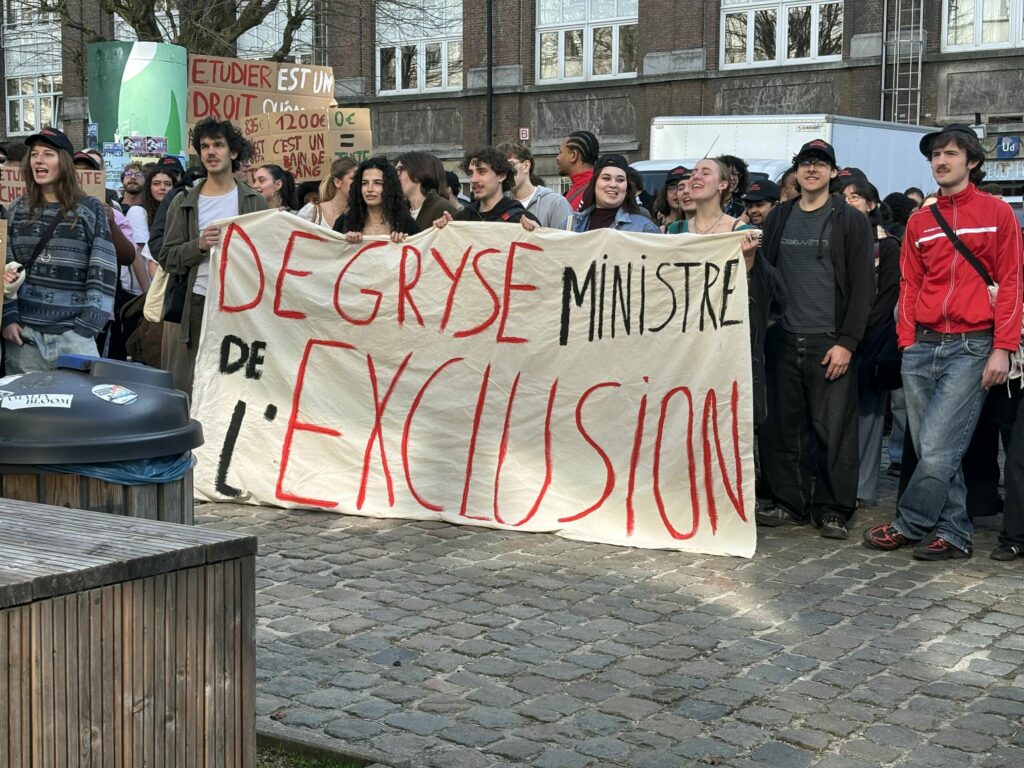 Hundreds of ULB students gather to protest against rise in tuition fees