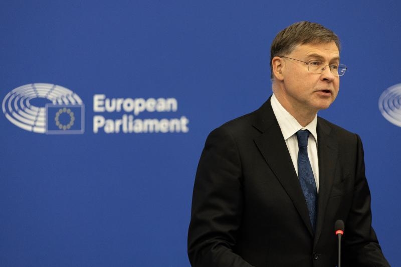 EU pledges regulatory deep clean, stricter enforcement to end legal confusion