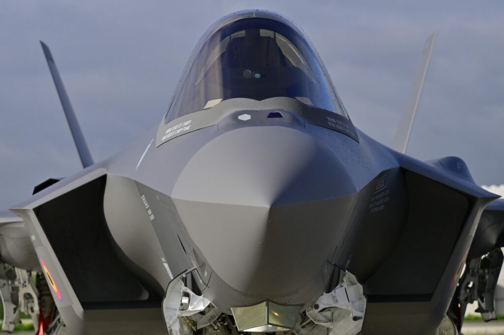 First Belgian non-F-16 pilots fly F-35