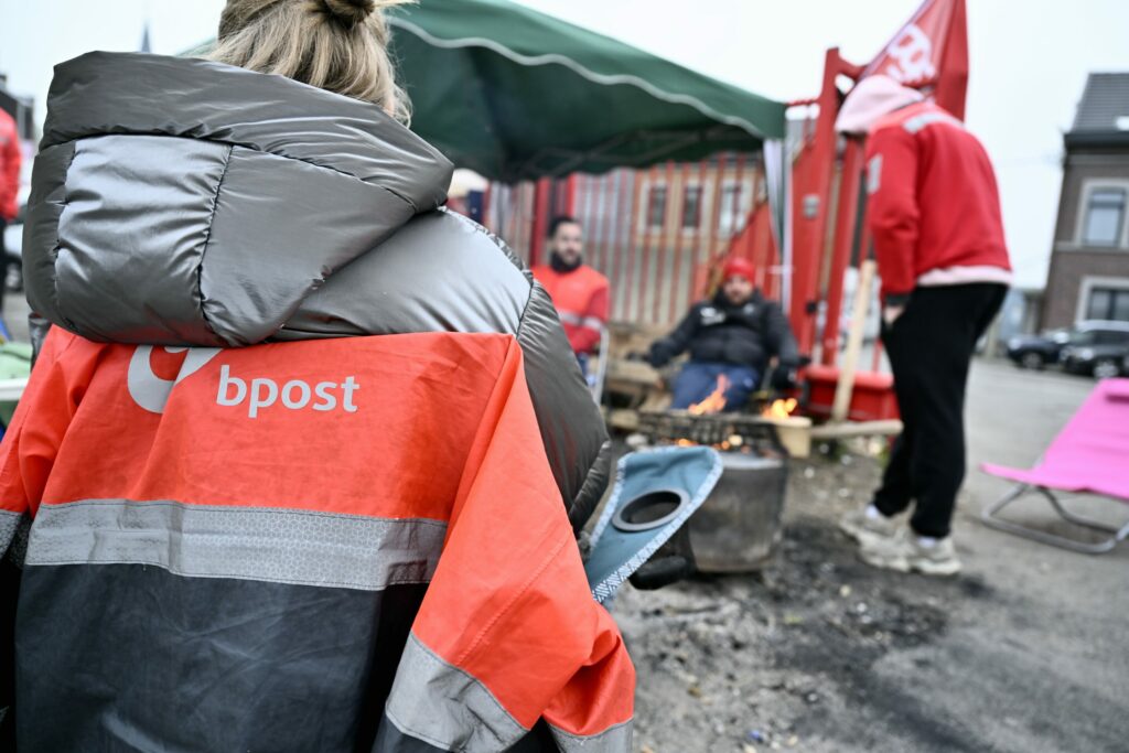 Huge delays to package deliveries as Bpost talks collapse amid ongoing strike