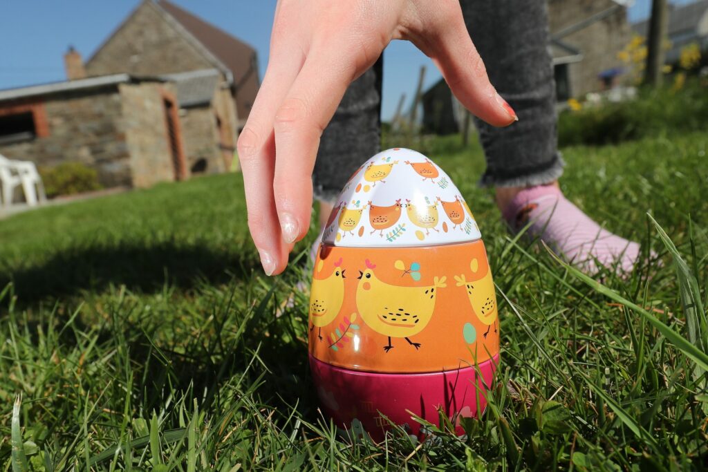 What do Belgians do on Easter Sunday