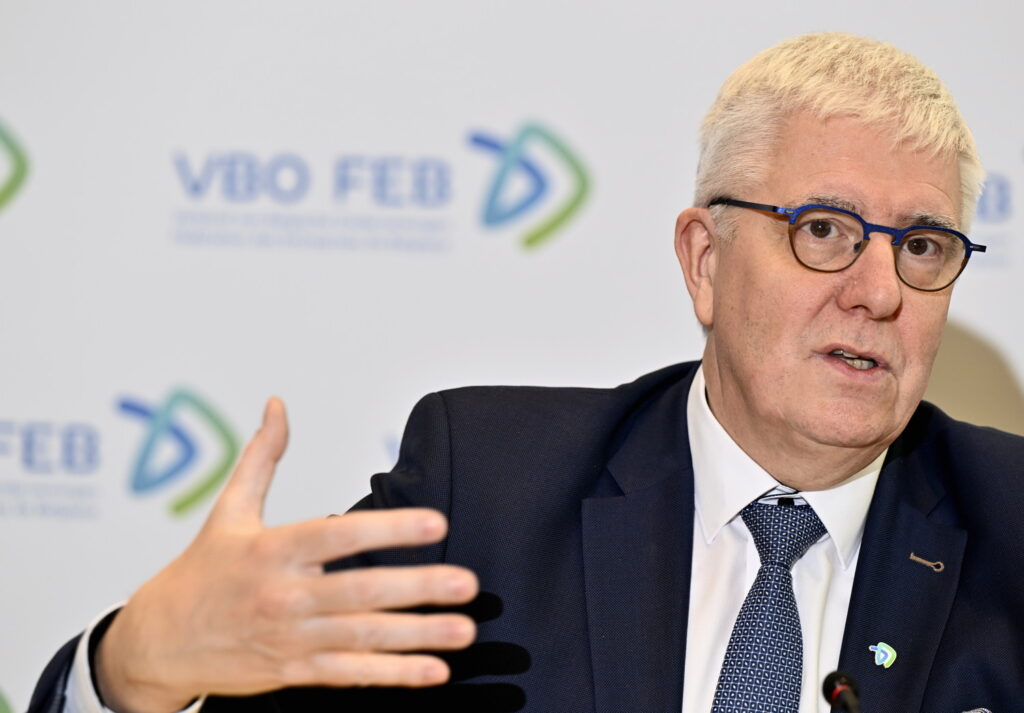 Federal Government warned against putting energy costs on businesses