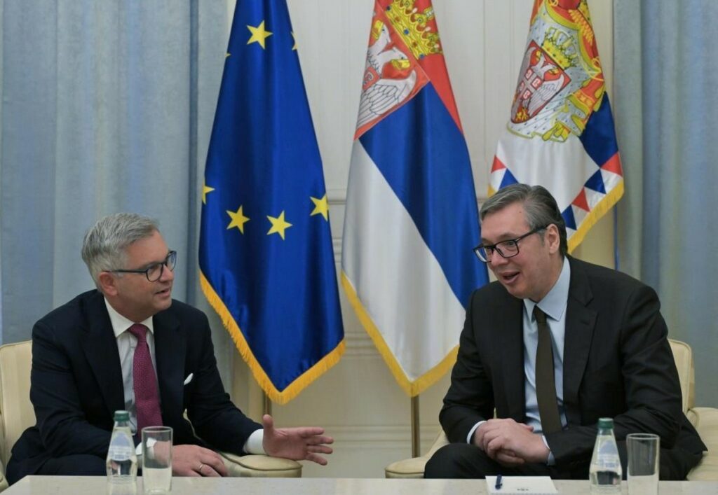 EU praises Serbia's migration efforts but flags reforms for EU accession
