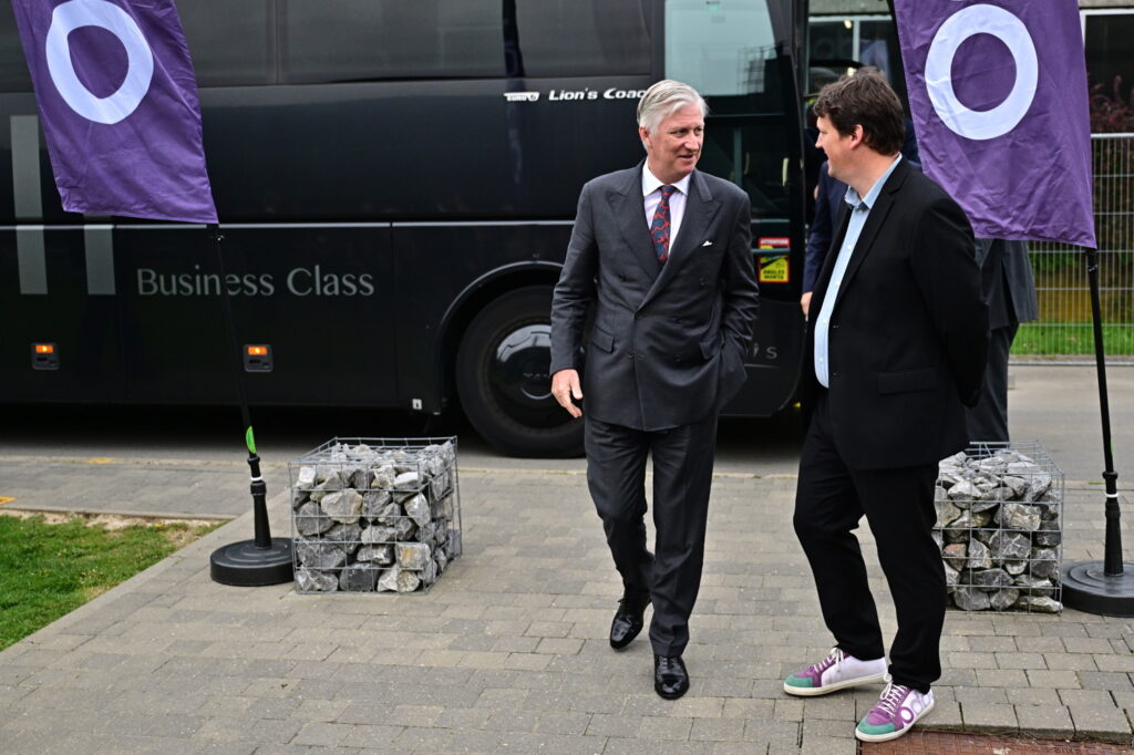 King starts unprecedented tour of Belgium to strengthen ties between Wallonia and Flanders