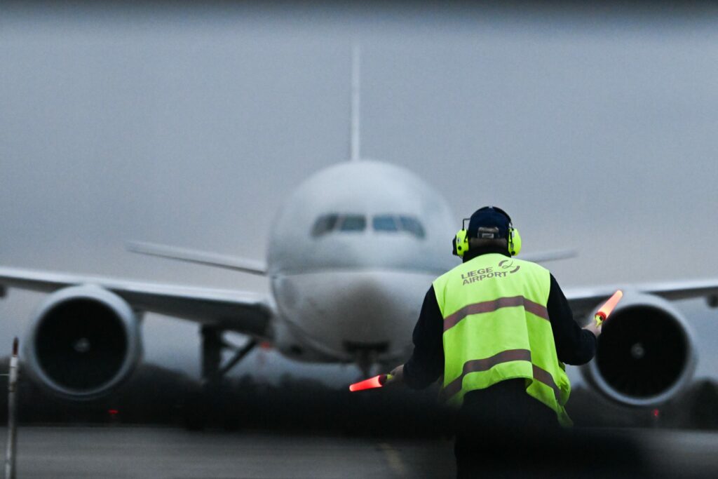 Belgian pilots threaten strike action