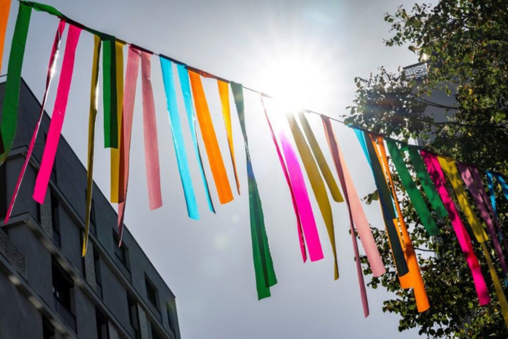 Another warm day with temperatures of 25°C