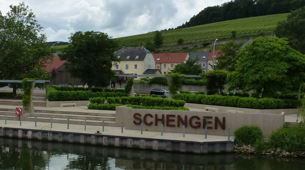 Schengen database aids arrests, rescues, but gaps persist in tracking fugitives