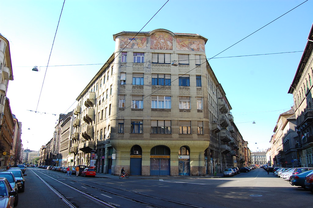 Hungary's Józsefváros claims EU inclusion gold, spotlighting urban diversity