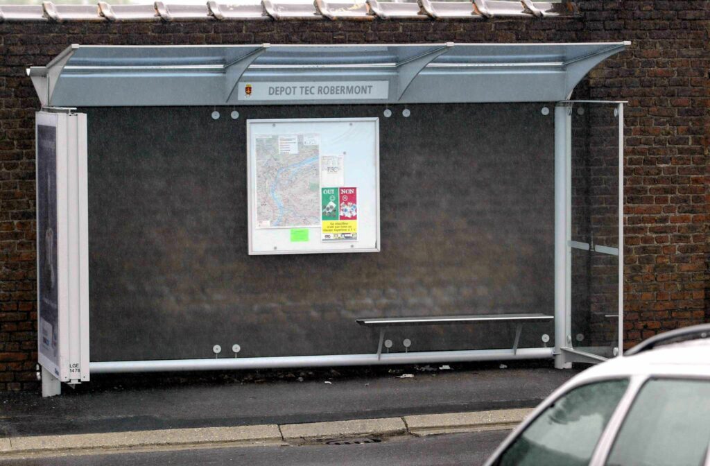 Wallonia to install QR codes at bus stops for real-time timetables