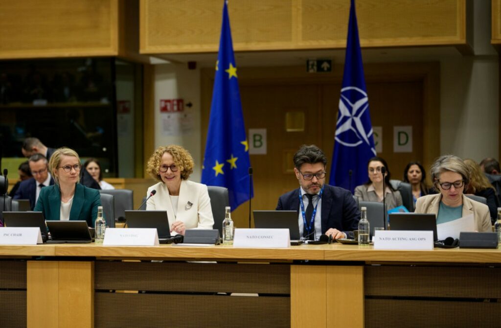 NATO, EU urge united, long-term aid approach for beleaguered Ukraine